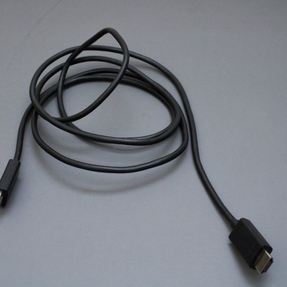 Playstation 4 Console (500GB) + Cables + Blue Controller + Portable Case - Picture 5 of 10